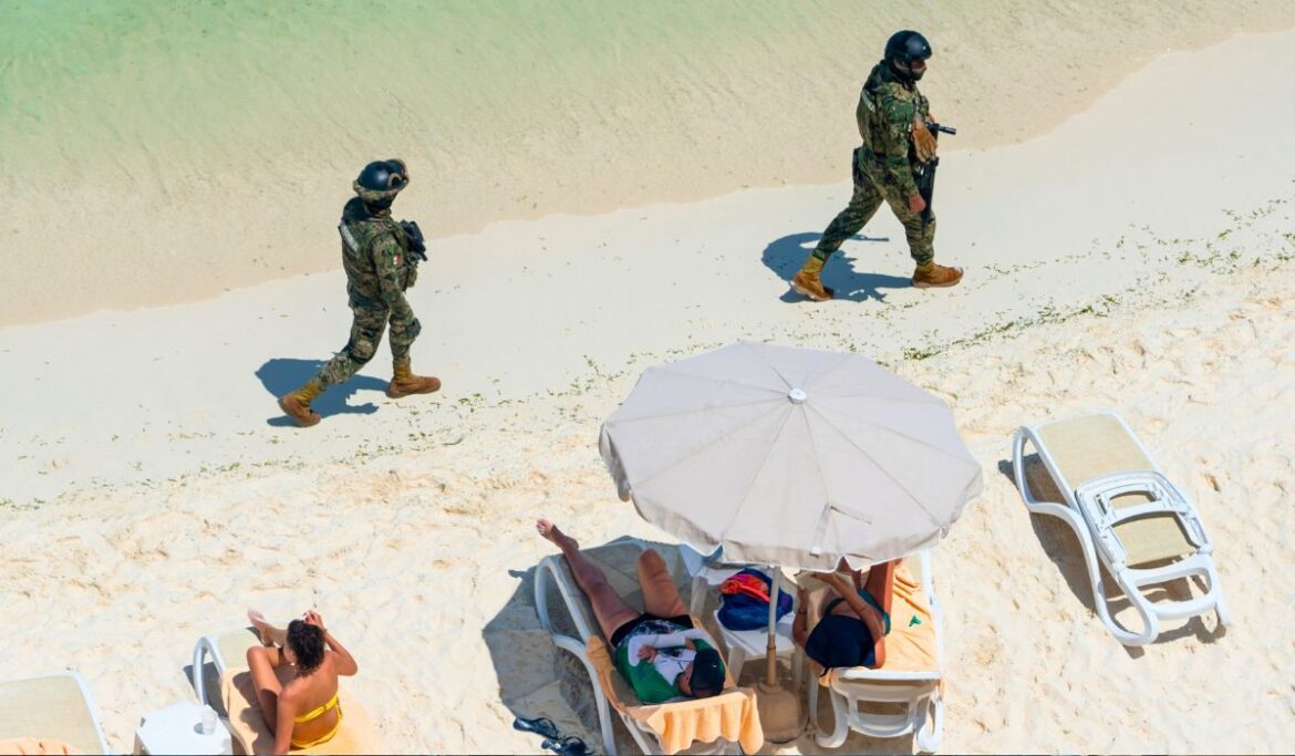 Tropas mexicanas desplegadas en Tulum para mejorar la seguridad en la ajetreada temporada de vacaciones de primavera